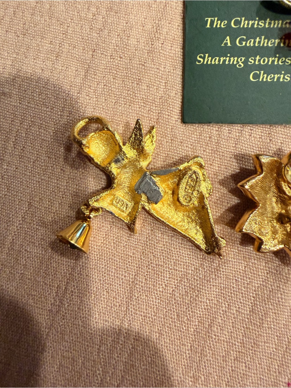 Gold and Red Christmas Earrings pendant & Pins lot - Picture 6 of 6